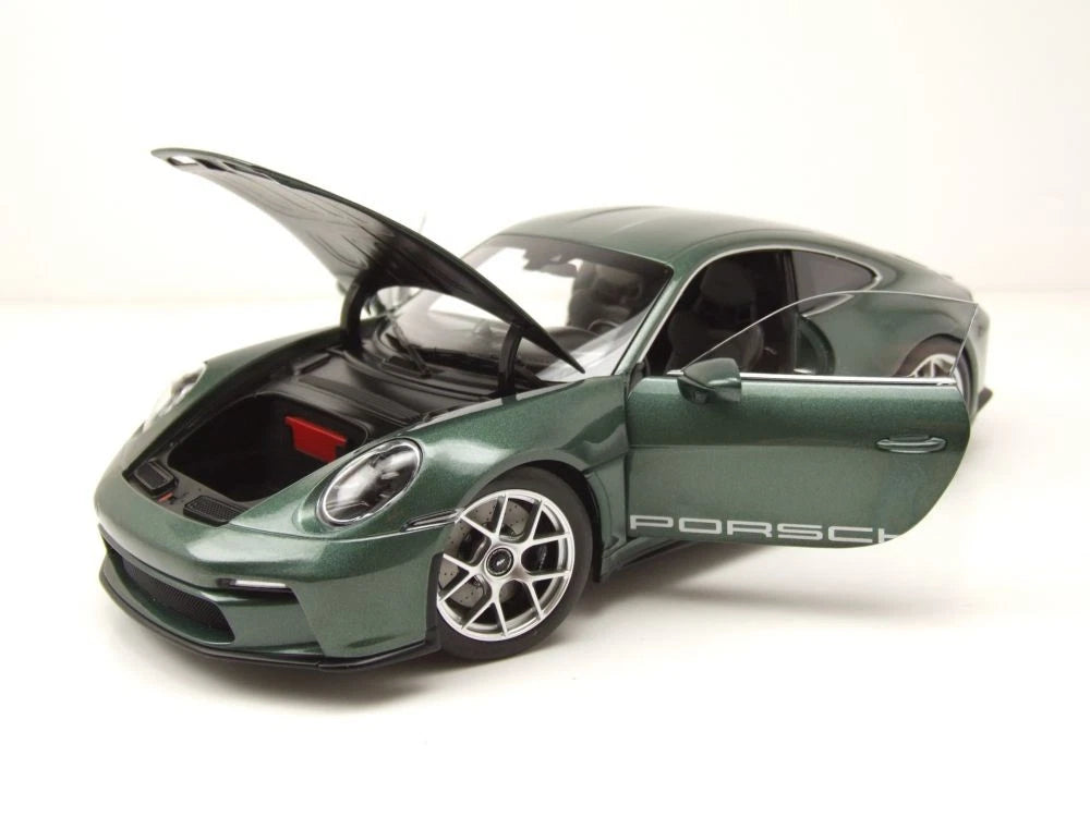 Porsche 911 992 S/T 2023 green Coupe 1:18 Norev 187472 Порше 911 992 зелен Купе