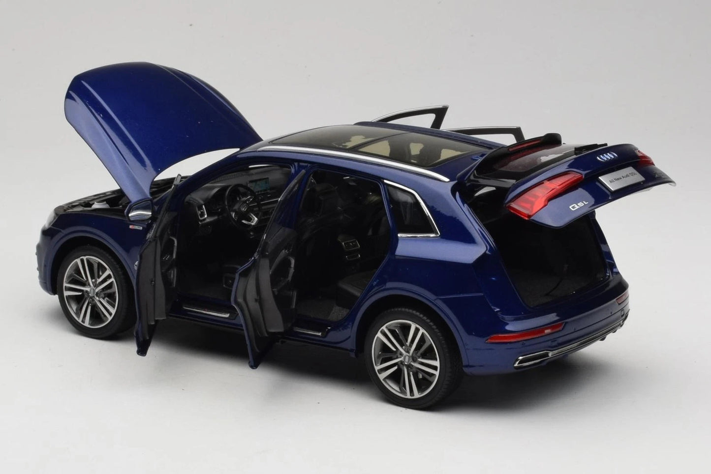 Audi Q5L FY blue 1:18 Paudi 31384Q5L2018 Ауди син