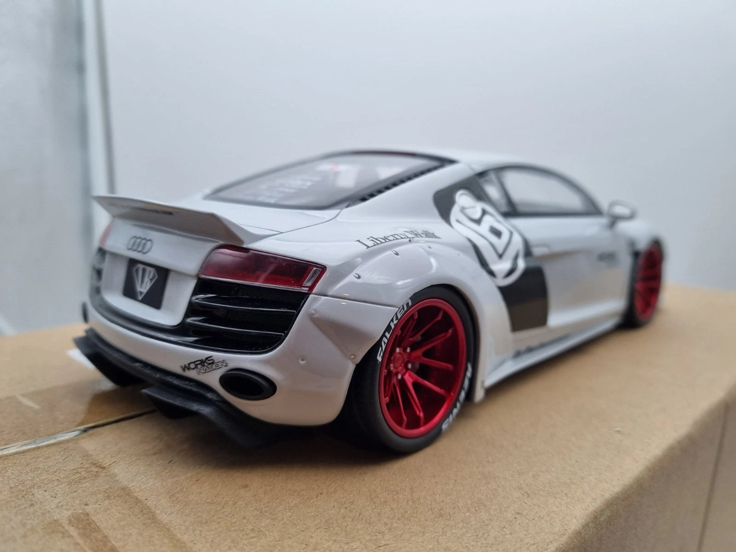 Audi R8 Liberty Walk grey Limitiert 1:18 GT Spirit GT325 Ауди Р8 Лимитирана сив