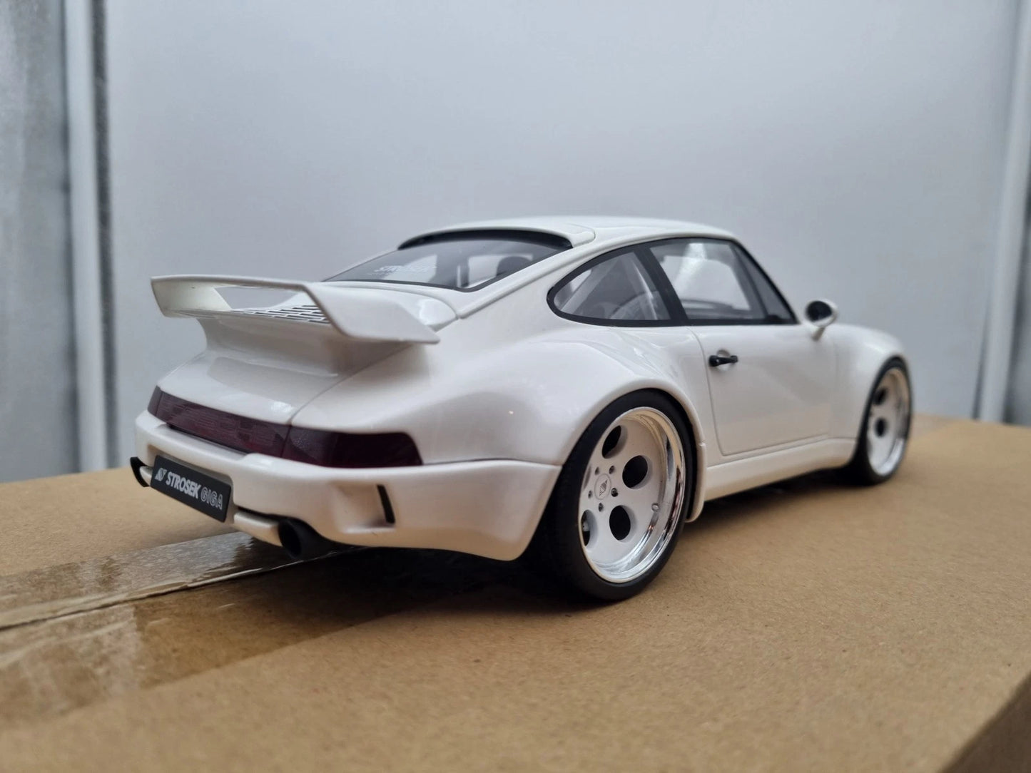 Porsche 911 Strosek white Limitiert 1:18 GT Spirit GT525 Порше 911 бял Лимитирана