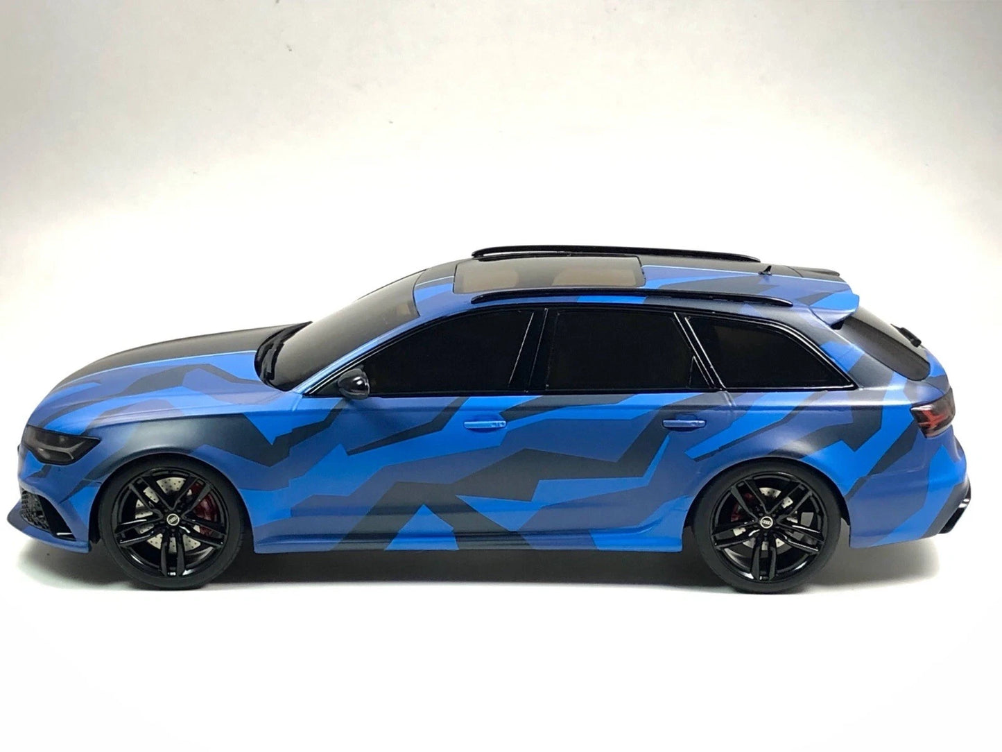 Audi RS6 4G Camouflage Resin Kombi blue/black Limitiert 314/1500 1:18 GT Spirit GT799 Ауди РС6 син/черен Комби Лимитирана