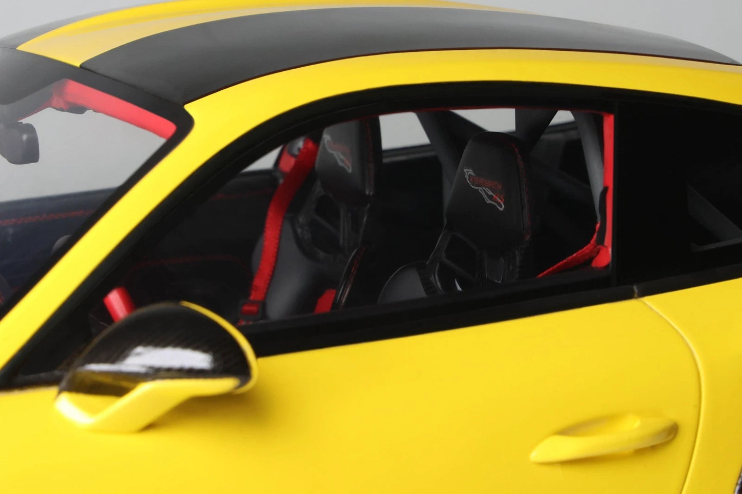 Porsche 911 991.2 GT2 RS Coupe yellow Limitiert 1:12 GT Spirit GT535 Порше ГТ2 жълт Лимитирана
