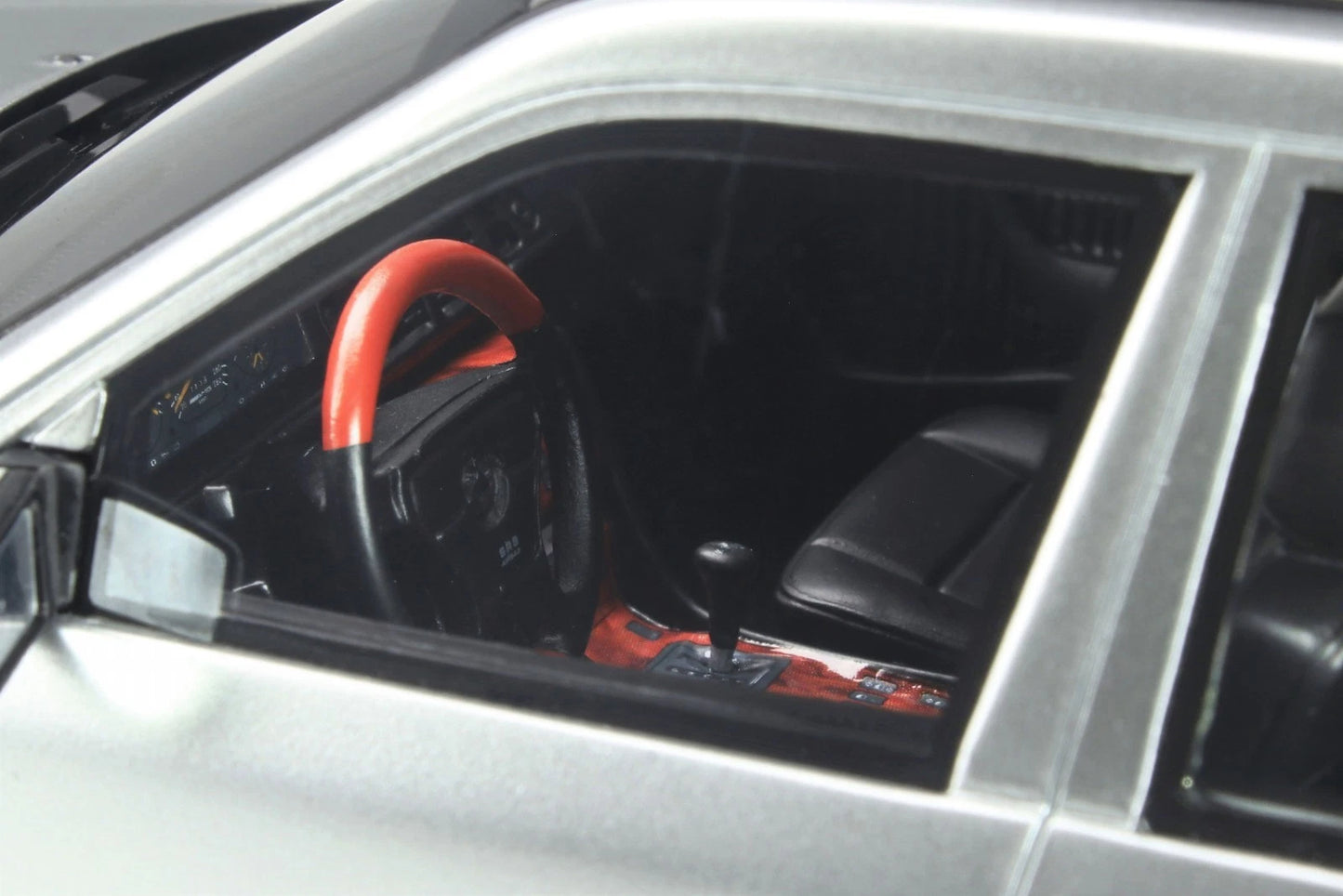 Mercedes Benz S124 E36 AMG silver 1:18 Ottomobile OT889 Мерцедес Бенц С124 Е36 АМГ сив Комби Лимитирана