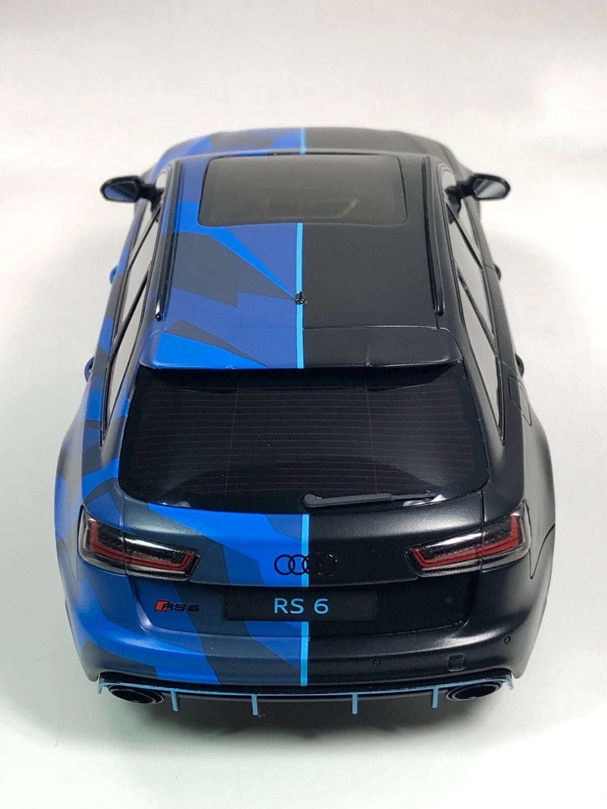Audi RS6 4G Camouflage Resin Kombi blue/black Limitiert 314/1500 1:18 GT Spirit GT799 Ауди РС6 син/черен Комби Лимитирана