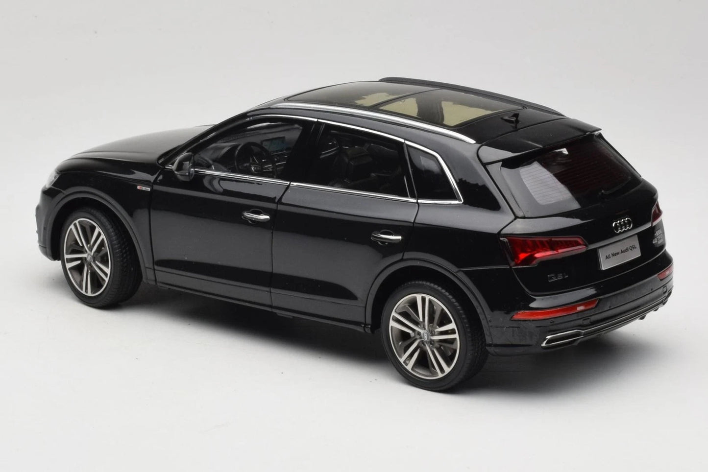Audi Q5L FY black 1:18 Paudi 00023Q5L2018 Ауди черен