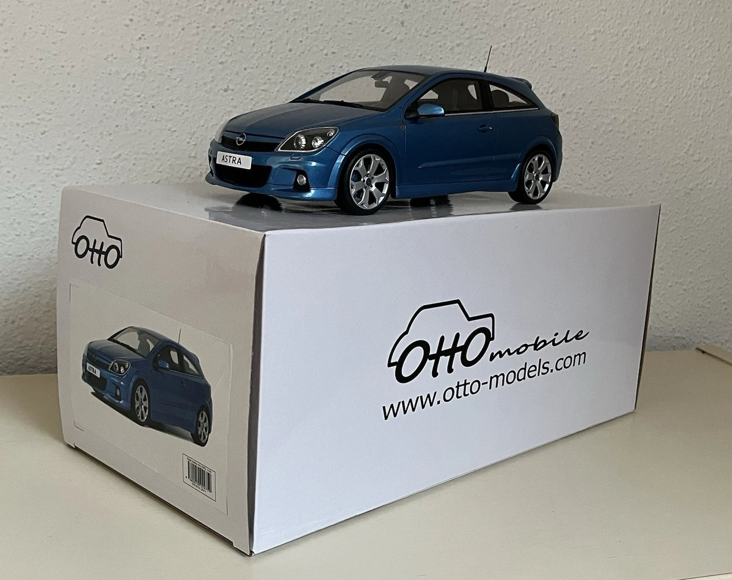Opel Astra H OPC Coupe blue ОТ473 Limitiert 1:18 Ottomobile Опел Астра Х ОПЦ Лимитирана син