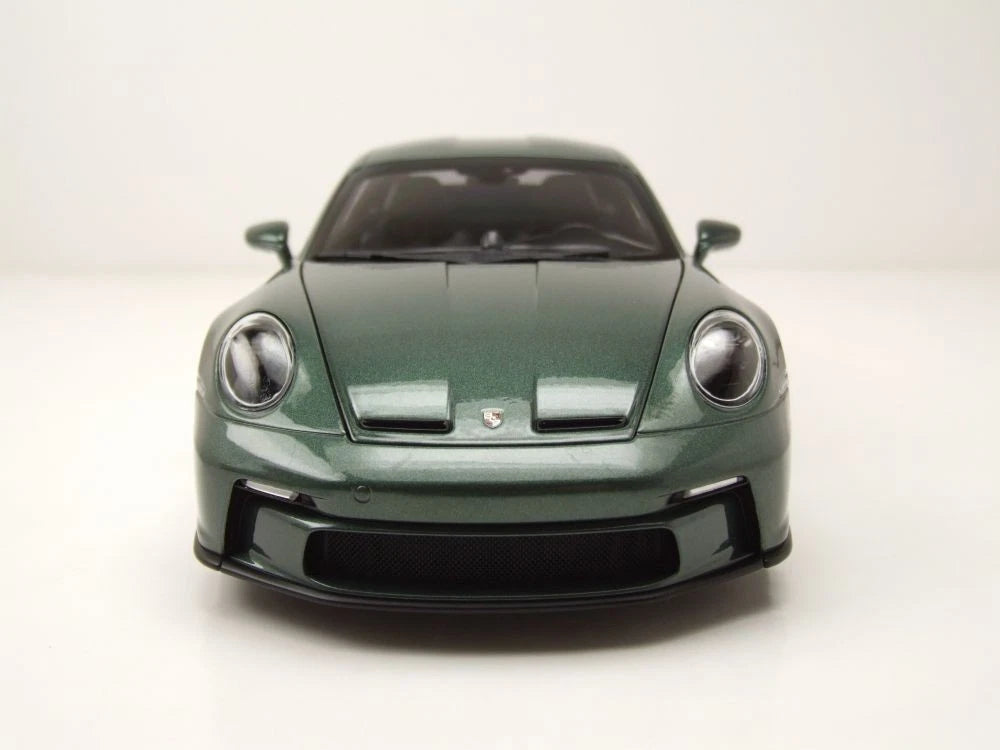 Porsche 911 992 S/T 2023 green Coupe 1:18 Norev 187472 Порше 911 992 зелен Купе