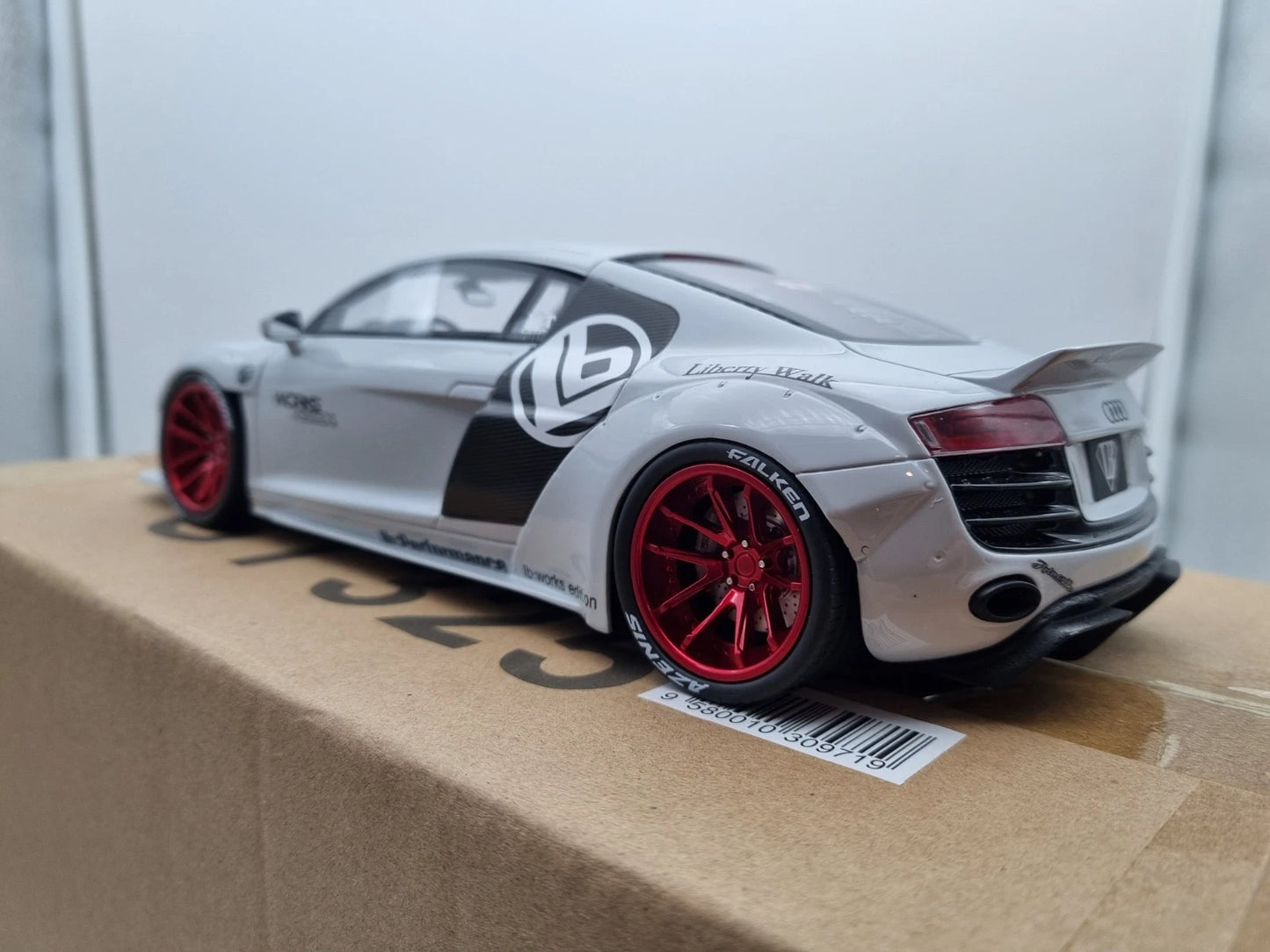 Audi R8 Liberty Walk grey Limitiert 1:18 GT Spirit GT325 Ауди Р8 Лимитирана сив