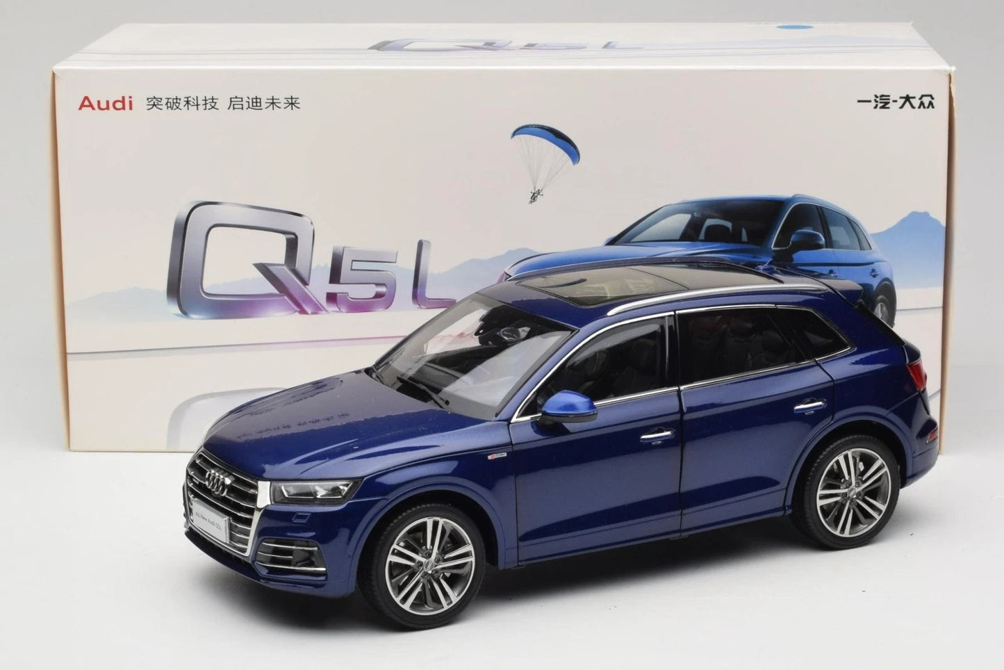Audi Q5L FY blue 1:18 Paudi 31384Q5L2018 Ауди син