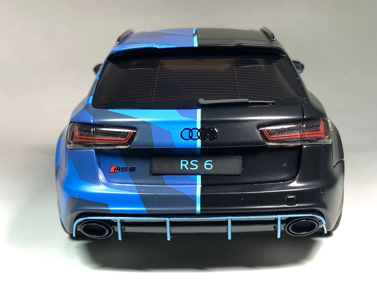 Audi RS6 4G Camouflage Resin Kombi blue/black Limitiert 314/1500 1:18 GT Spirit GT799 Ауди РС6 син/черен Комби Лимитирана